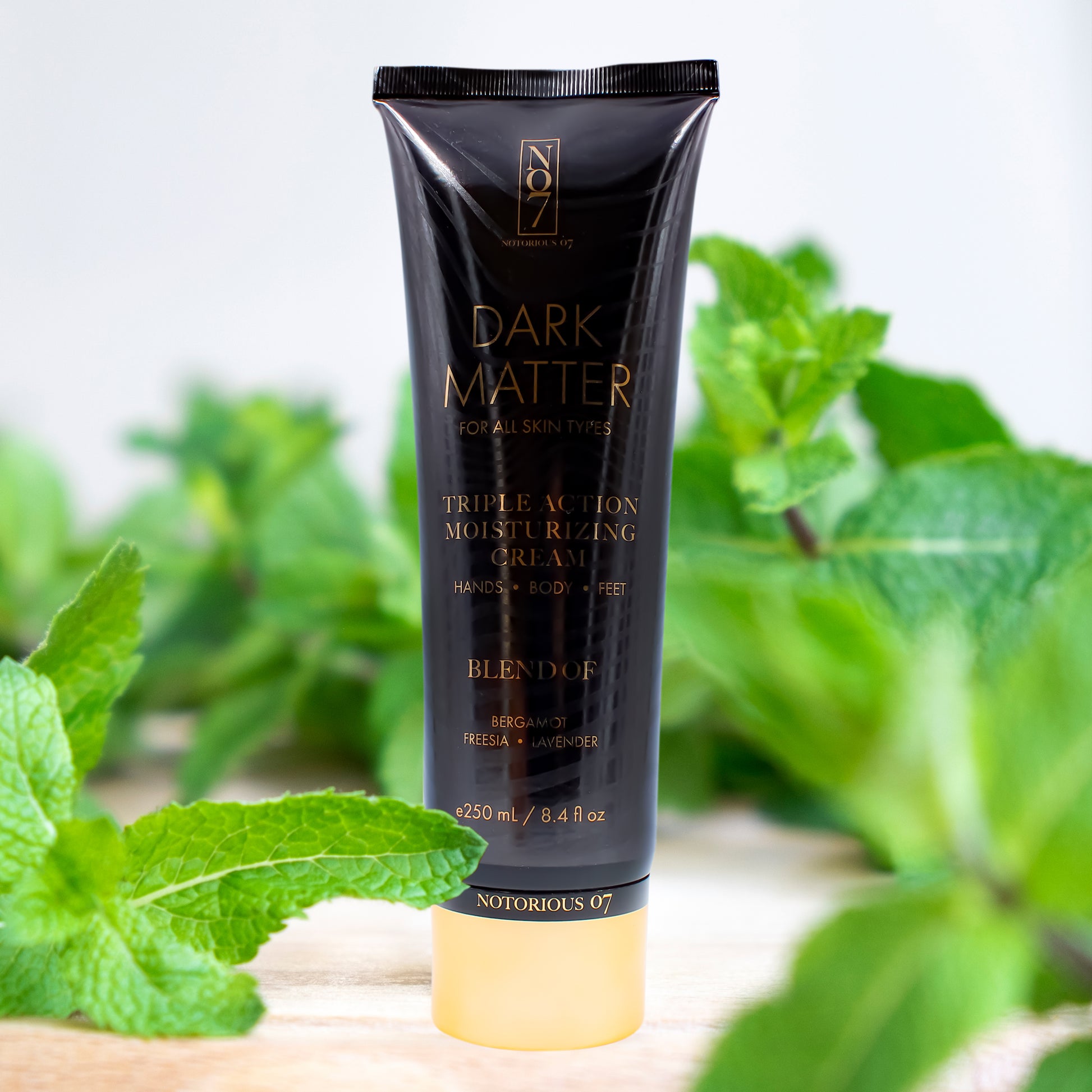 Crema corporal Bergamota, freesia y lavanda Notorious07