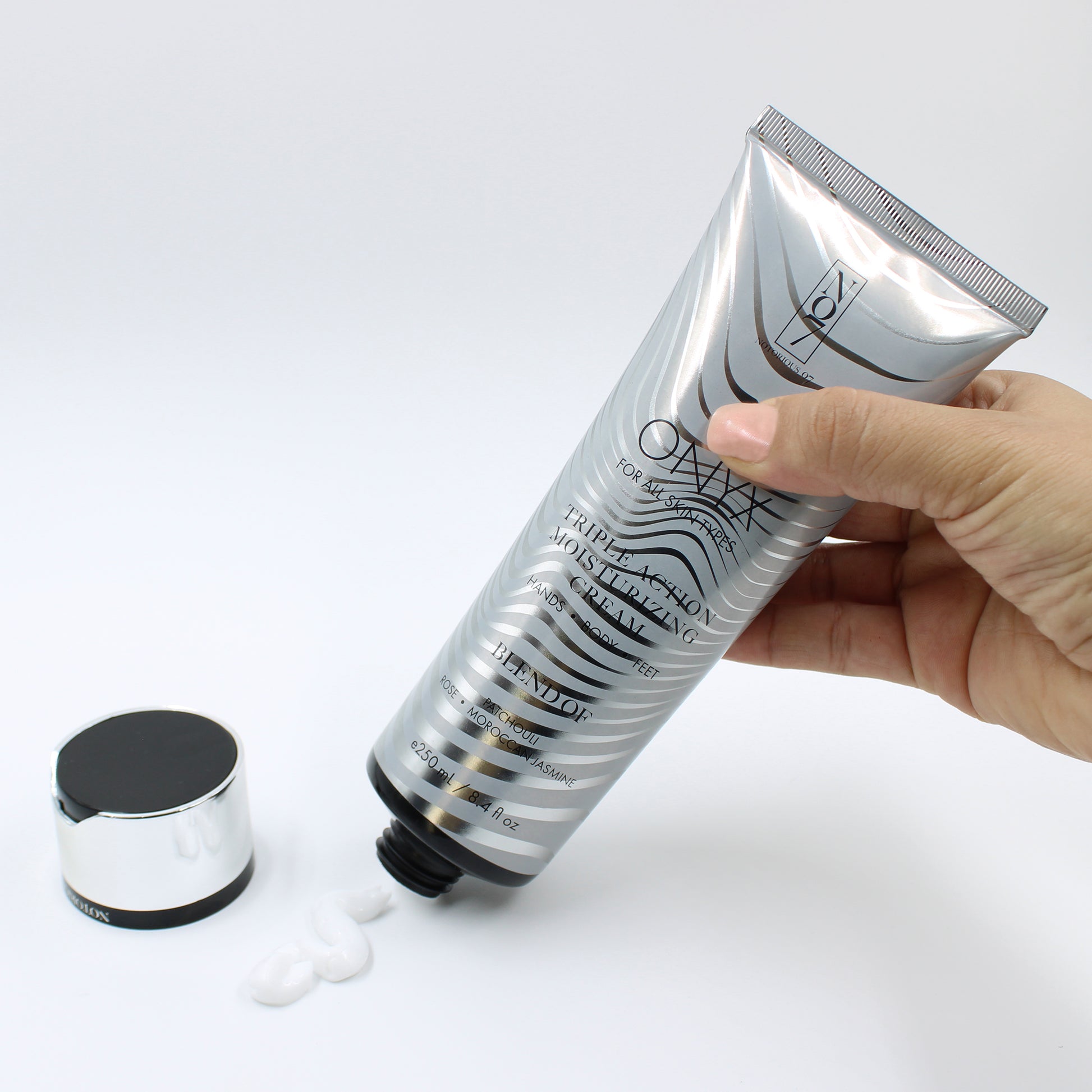 Crema corporal Rosa, jazmín y pachuli Notorious07