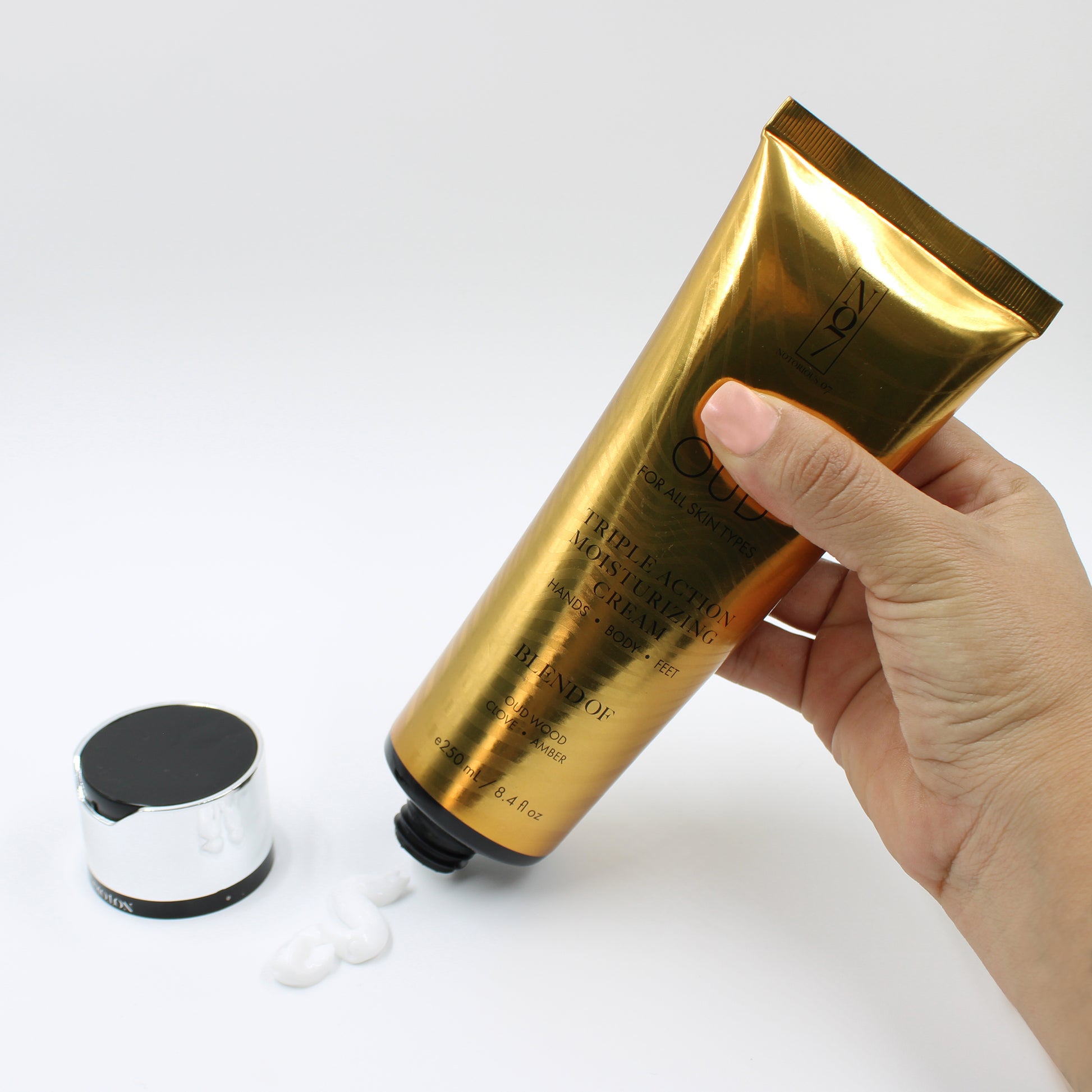 Crema corporal Clavo y ámbar Notorious07